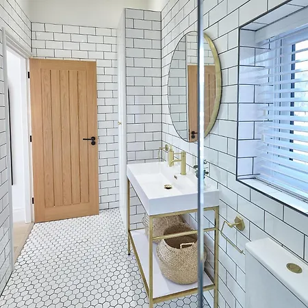 Pier View 아파트 *